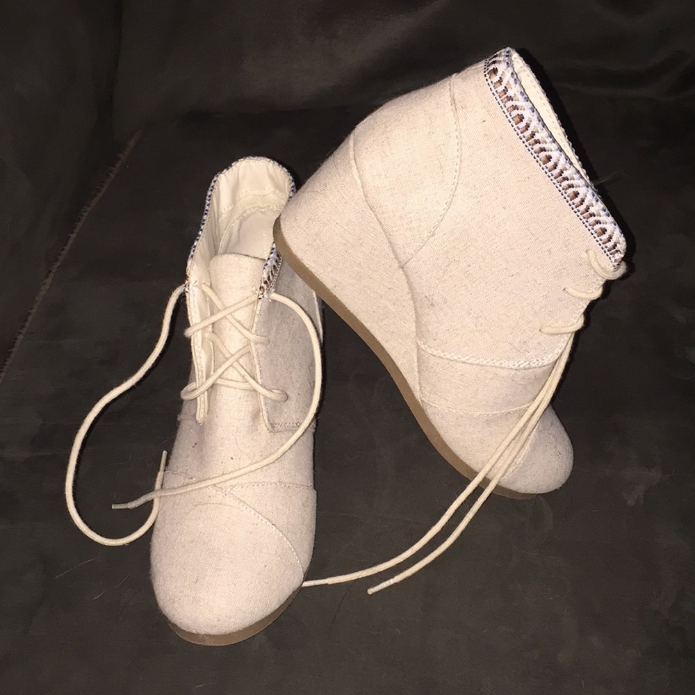 Unr8ed wedge heels